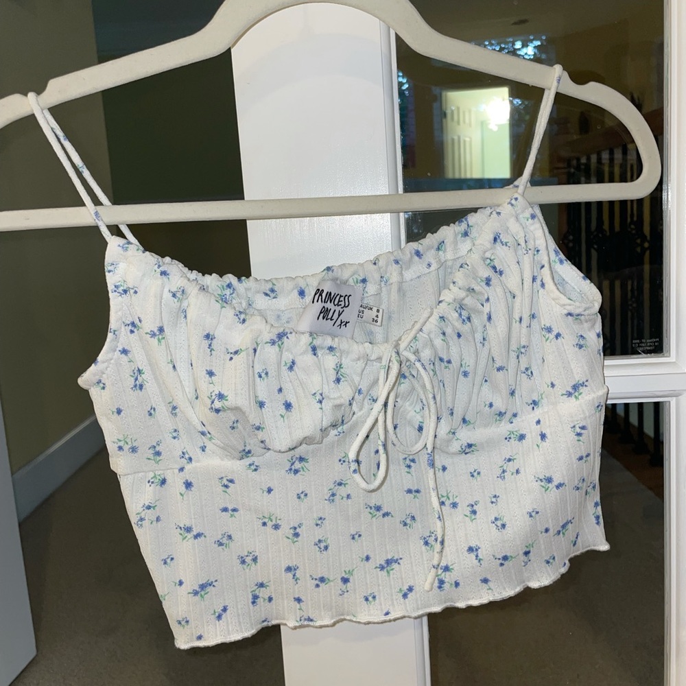 NWOT Floral Cropped Princess Polly tank top size 4